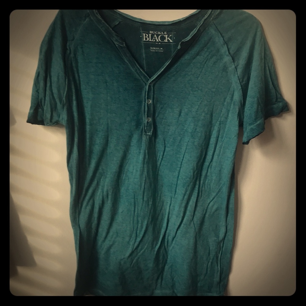 Buckle Black tee